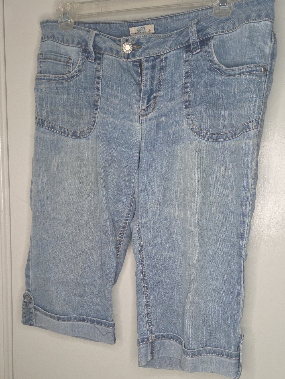 SO Light Blue Cropped Denim Capri Jeans